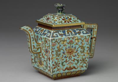 图片[2]-Square teapot with decoration of Indian lotuses in fencai enamels on a blue ground, Qing dynasty, Qianlong reign (1736-1795)-China Archive